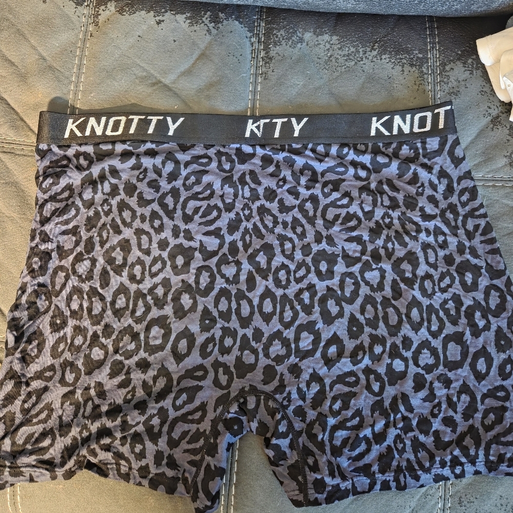KNOTTY Leopard Print Women's Boxer Shorts - 3/4x
